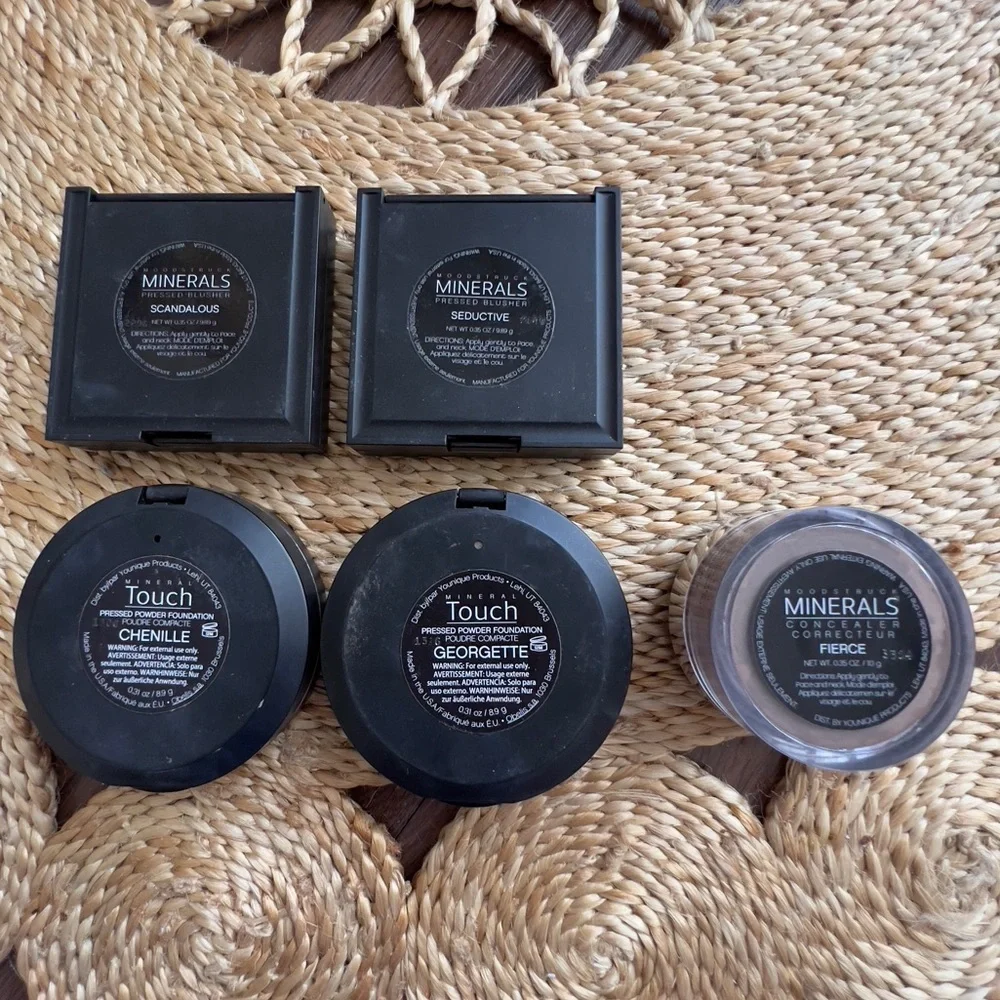 Younique Brand Blush and Bronzer Powder Bundle 💗